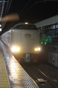 静岡駅ホームに入ってくるサンライズ瀬戸・出雲