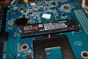 SAMSUNG 960 EVOをM.2スロットに装着