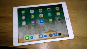 無印iPad(9.7インチ・2018年版・Wi-Fi+Cellular、SIMフリー、32GB）