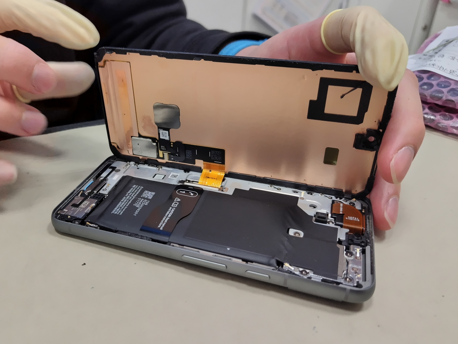 Pixel 8を修理する (2)