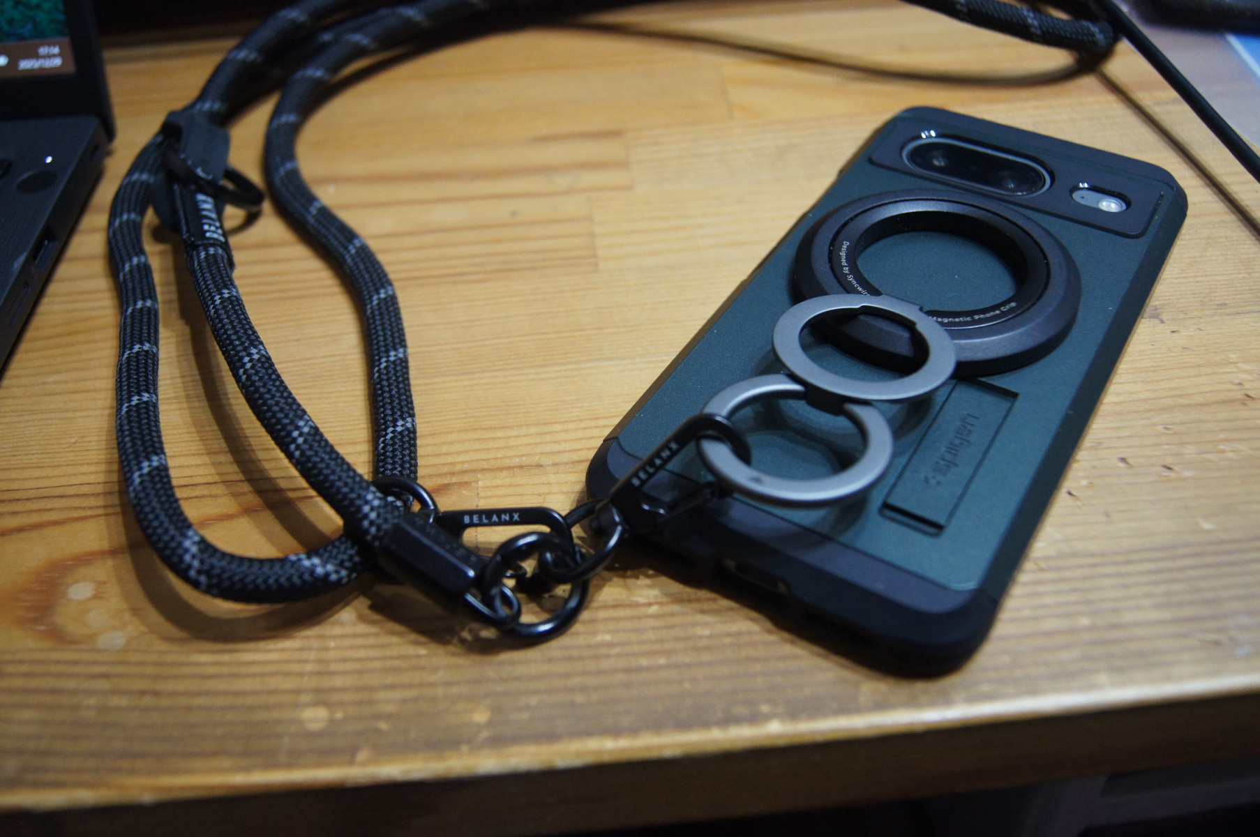 Pixel 8をぶら下げよう (3)